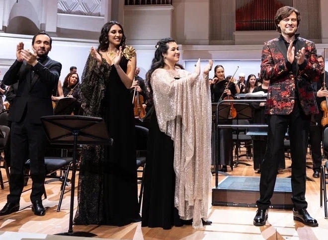 Оперные костюмы оживут среди кукол и масок