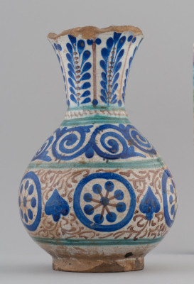 Ваза гулдон, Средняя Азия, Северный Таджикистан